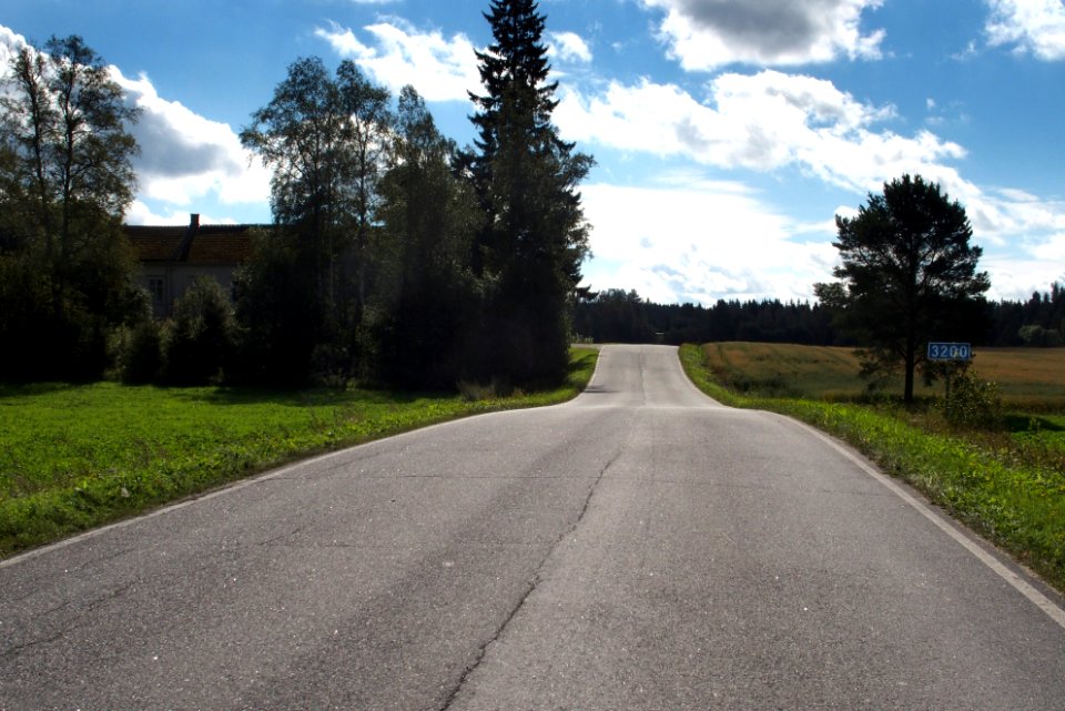Road 3200 from Rautajärvi to Auttoinen in Vesijako village