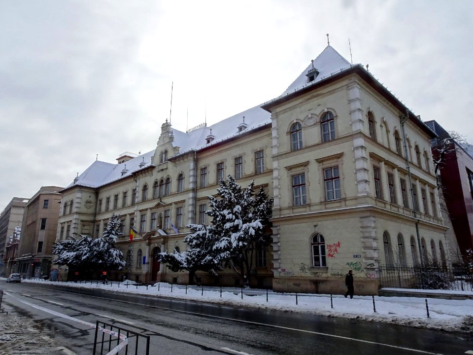 RO BV University T building 1