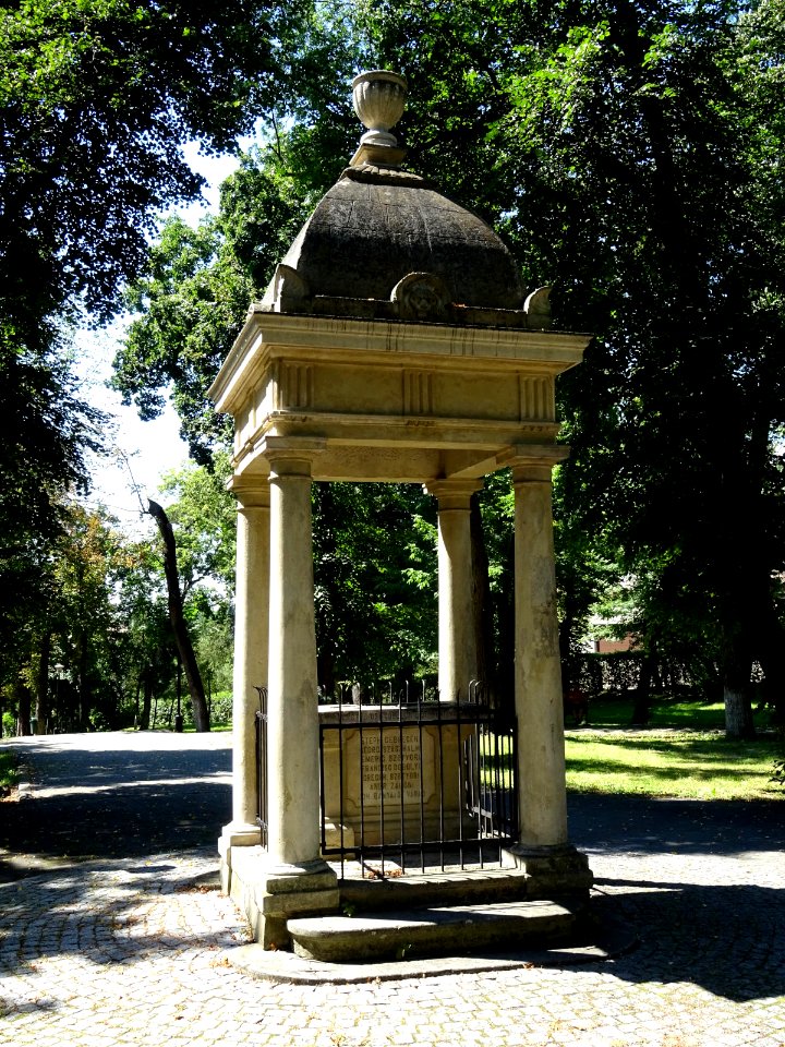RO Aiud students' monument (3)