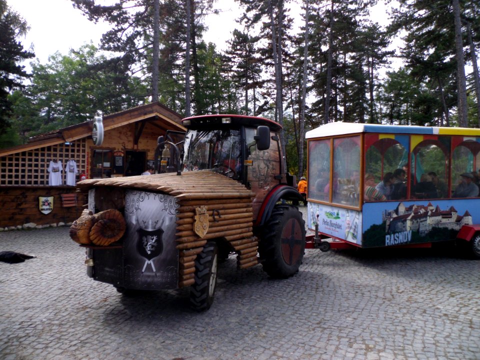 RO Rasnov trackless train
