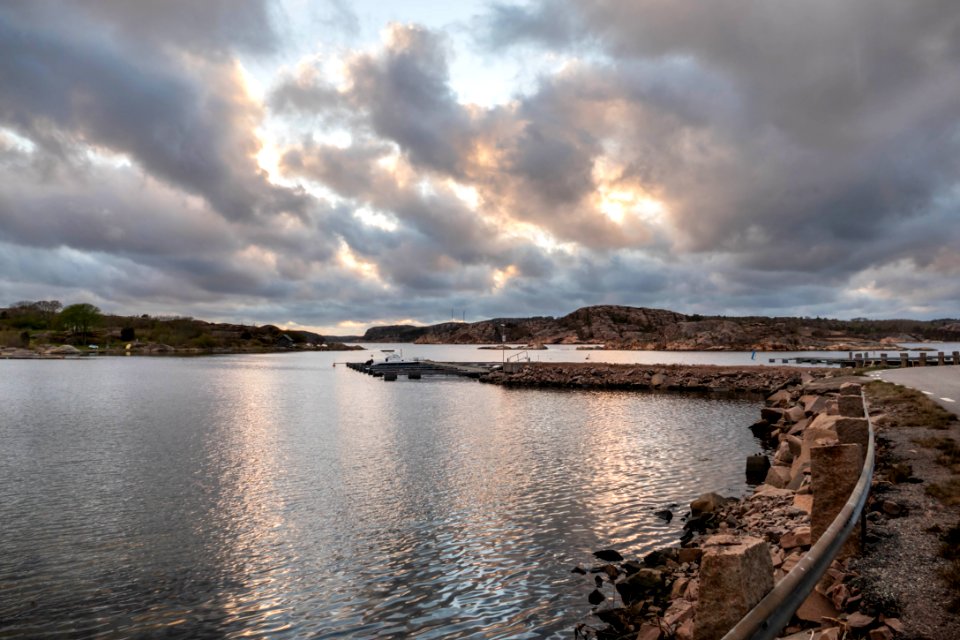 Road to Slävik harbor