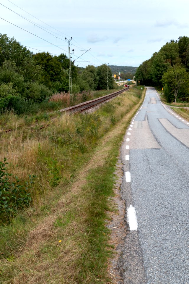 Road by the railroad in Immestad 2
