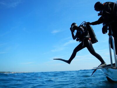 Giant step diver boat