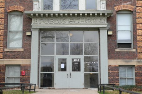 Robbins-Franklin School Omaha E entrance