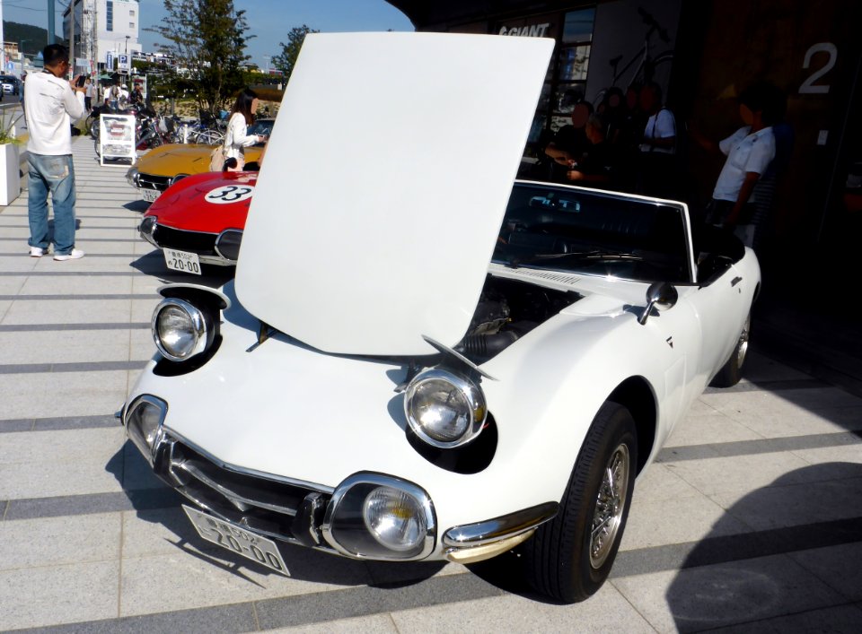 Roadster Ryuhi Final ver.Bond car with its bonnet open