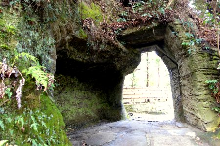 Rock tunnel - Kaizo-ji - Kamakura, Kanagawa, Japan - DSC08284