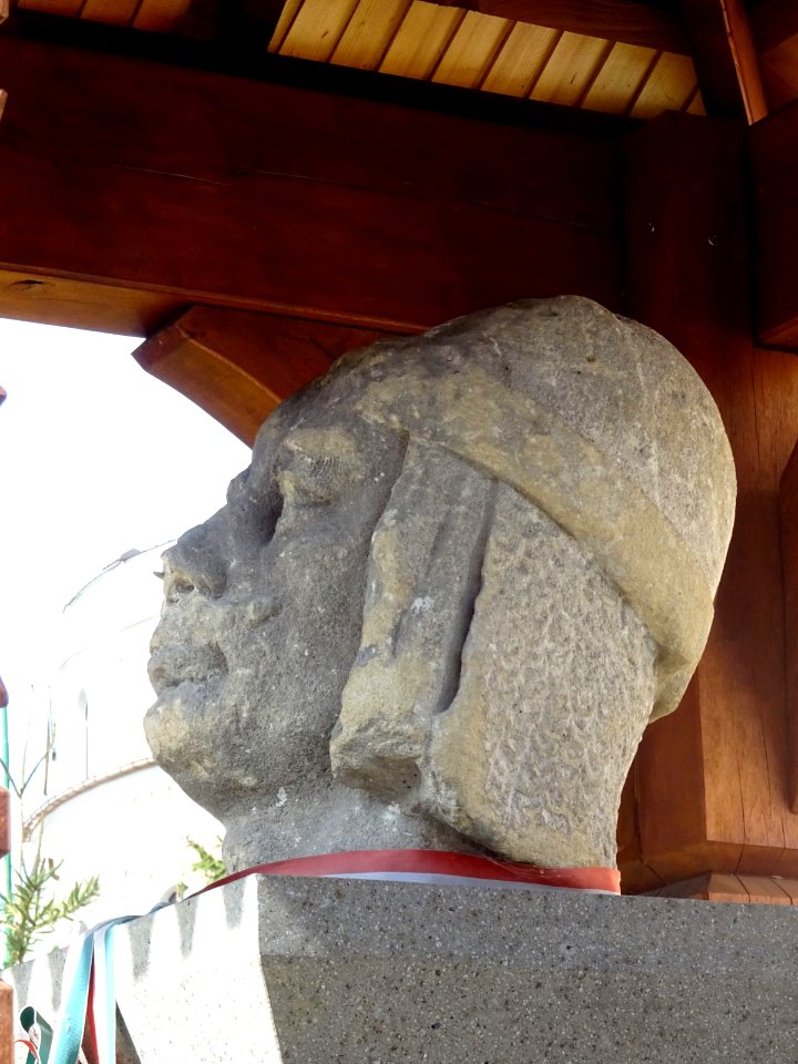 RO BV Zinne statue head