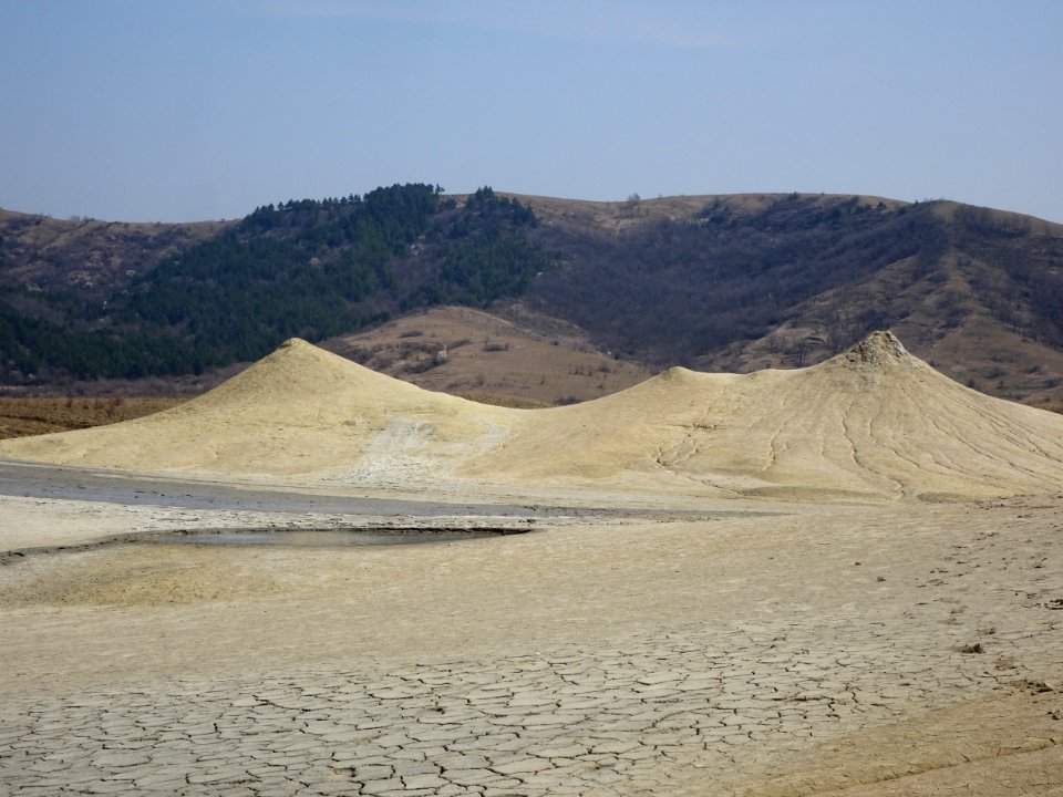 RO Berca mud volcanoes 07
