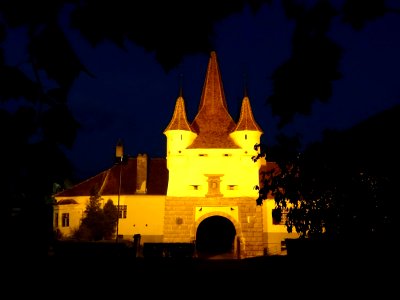 RO BV Catherine's Gate night