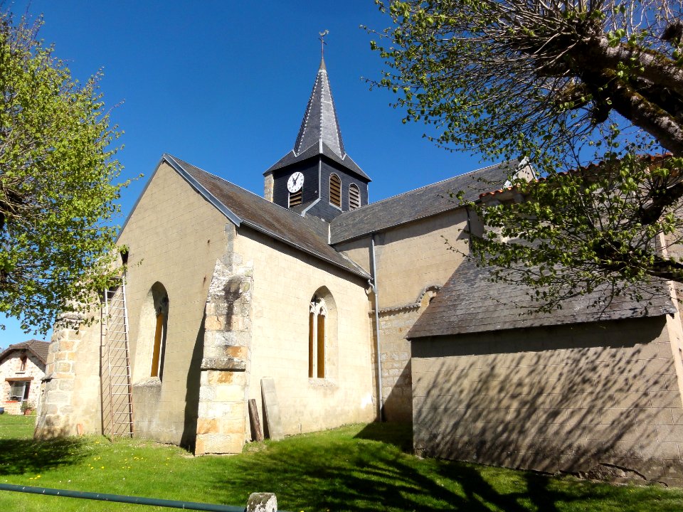 Roche d'Agoux (Puy-de-Dôme) église Saint-Genoux