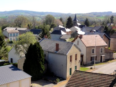 Roche d'Agoux (Puy-de-Dôme) village vue de la roche