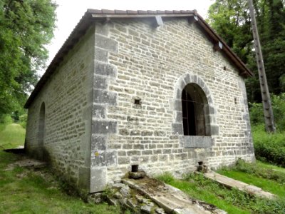 Rochefort-sur-la-Côte (Haute-Marne) fontaine-lavoir (03)