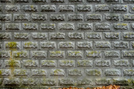 Rock face block wall - Arlington, MA - DSC03302