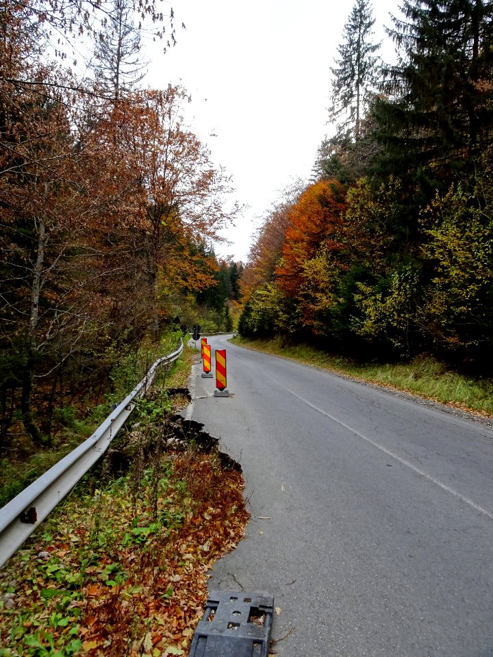 RO DN1E road damage