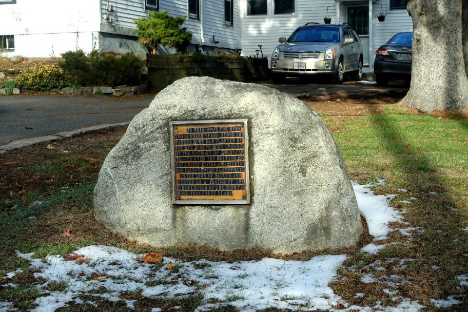 Roby Elm Memorial - Saugus, Massachusetts - DSC04629