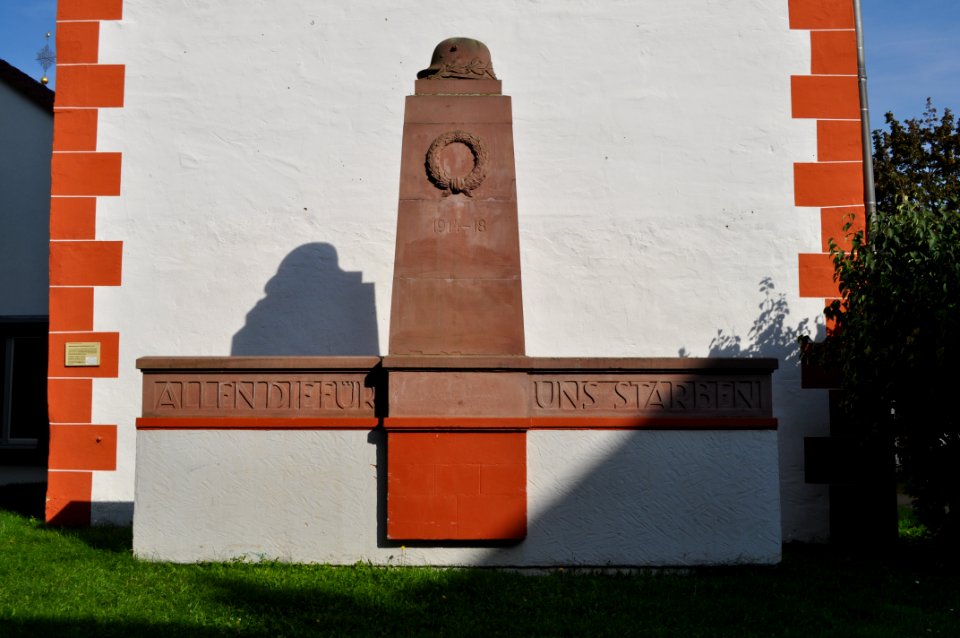 Rodheim vor der Höhe, Kriegerdenkmal 14-18