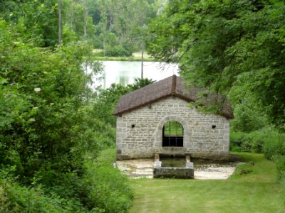 Rochefort-sur-la-Côte (Haute-Marne) fontaine-lavoir (01)