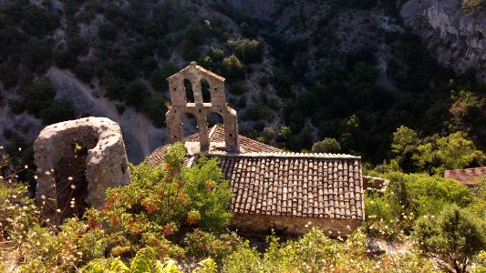 Rochecolombe - chapelle Saint-Barthélemy - toit et clocher