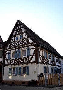 Rodheim vor der Höhe, Nieder-Wöllstädter Straße 3