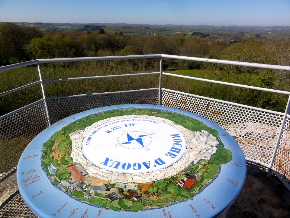 Roche d'Agoux (Puy-de-Dôme) table d'orientation (02)
