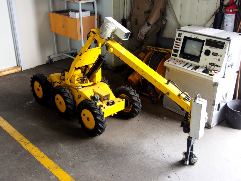 Robot car in Aalborg Forsvars- og Garnisonsmuseum, pic2