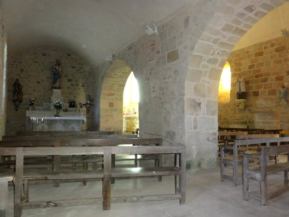 Roche d'Agoux (Puy-de-Dôme) église nef latéral gauche