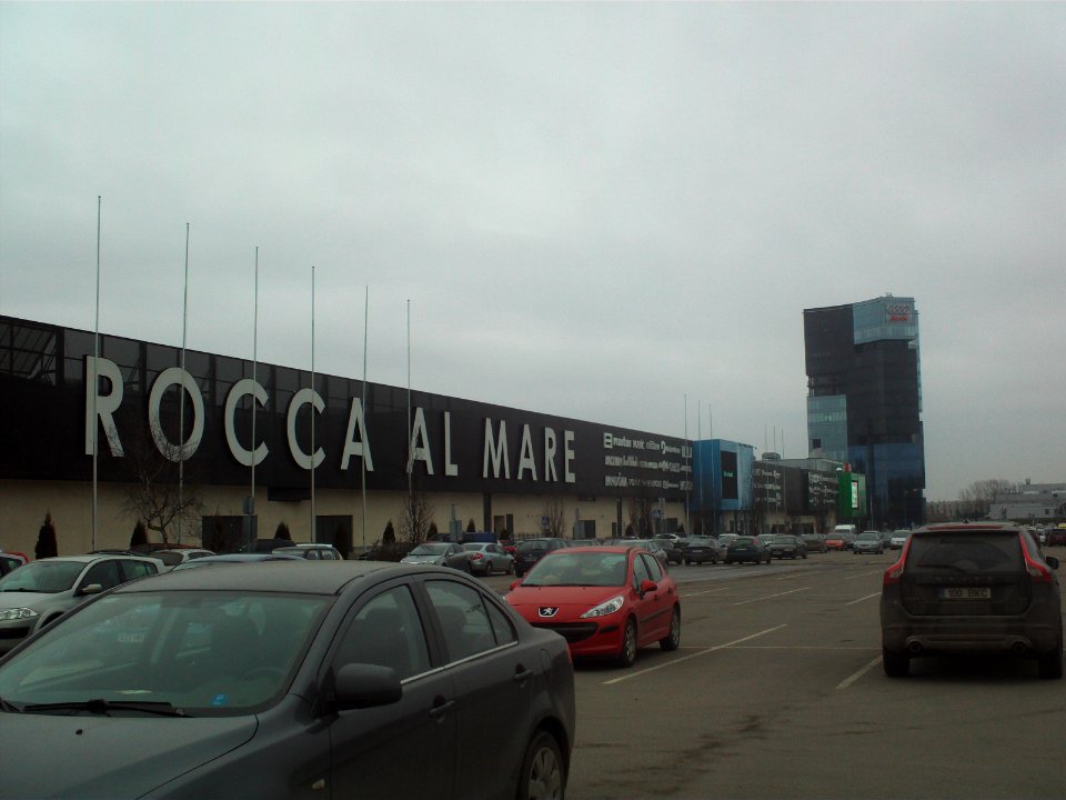 Rocca al Mare shopping mall