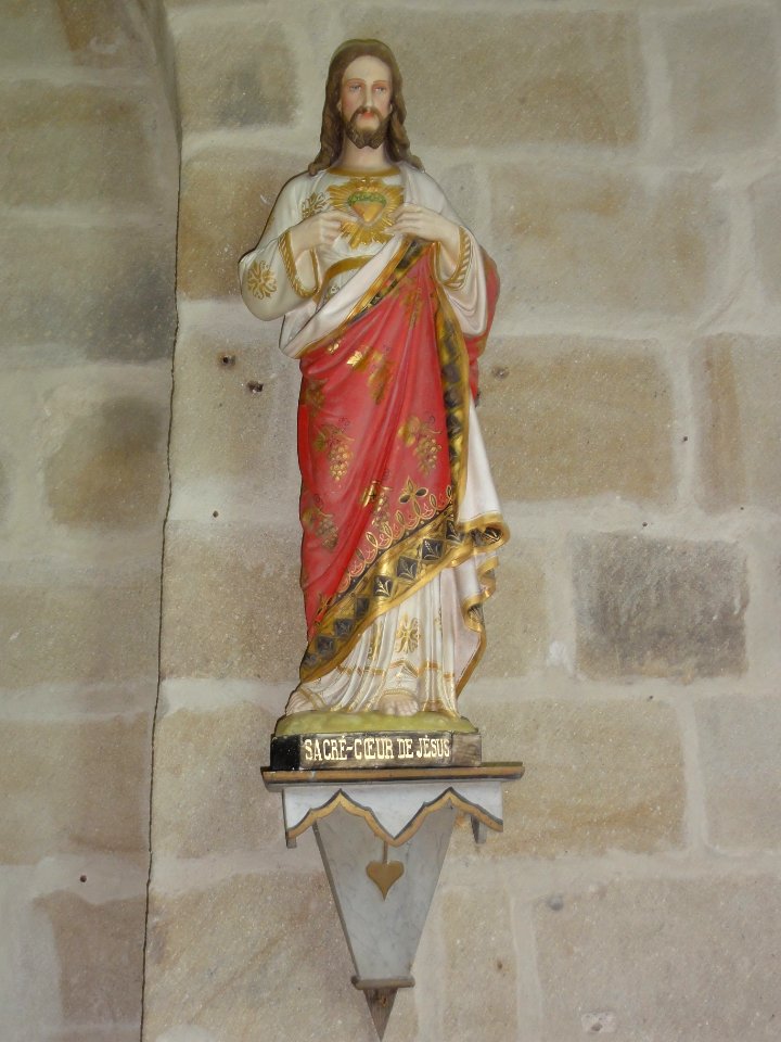 Roche d'Agoux (Puy-de-Dôme) église statue Sacré-Coeur de Jésus