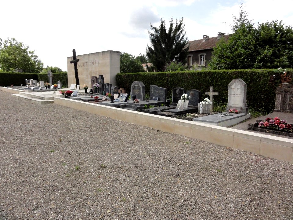 Robert-Espagne (Meuse) monument des fusillés (03)