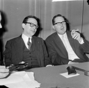 Robert Marjolin in Hiltonhotel te Rotterdam, rechts minister Andriessen links Ro, Bestanddeelnr 917-0736