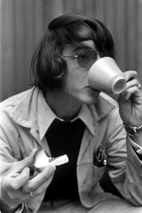 Rob Croes drinkt thee of koffie, Bestanddeelnr 924-8771