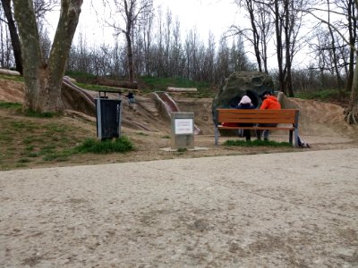 Rochetaillée-sur-Saône - Chemin de Halage - Aire de jeu du Génialithe (Gentil Garçon)