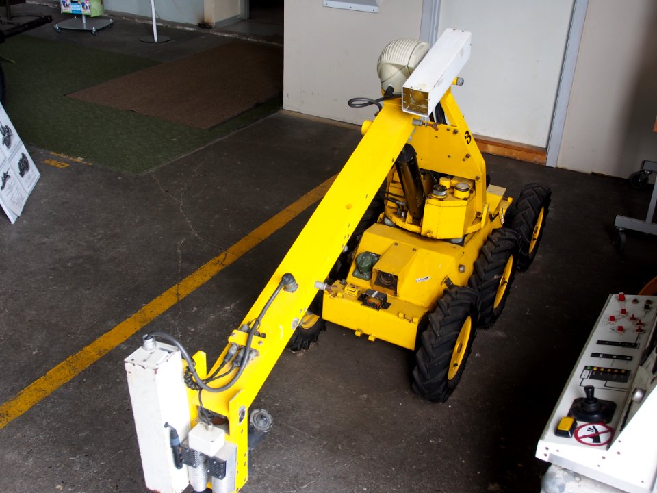 Robot car in Aalborg Forsvars- og Garnisonsmuseum, pic1