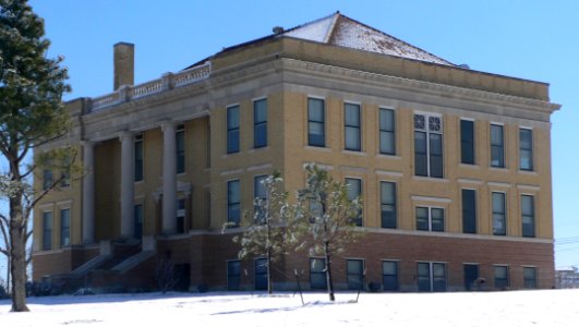 Roberts County, Texas, courthouse from W 1