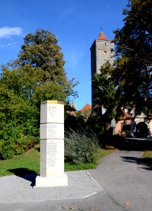 Rothenburg Tauber Stauferstele West
