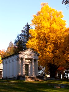 Robert Pitcairn mausoleum, Homewood Cemetery, 2020-11-08