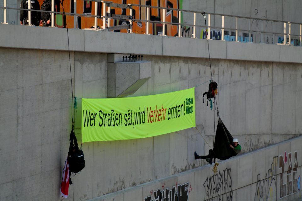 Robin Wood protest A100 Sonnenallee 2021-06-05 18