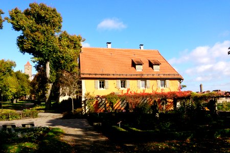 Rothenburg-ob-der-Tauber,-Alte-Burg,-Gartenhaus-007