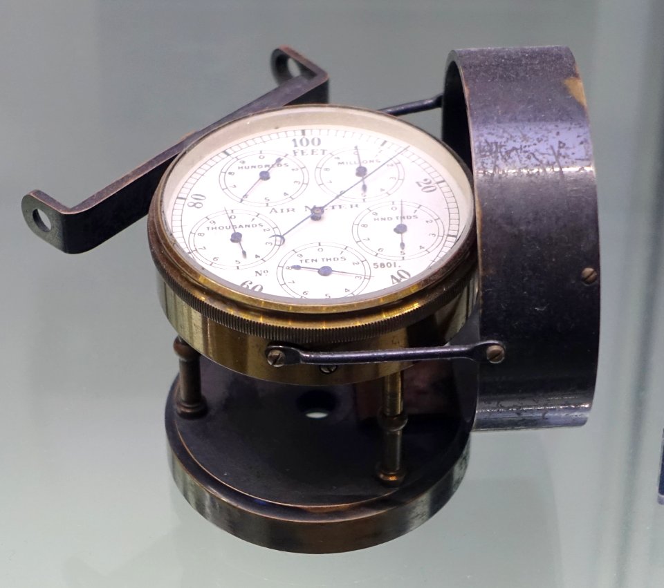 Rotating vane anemometer, c. 1900 - Museum of Science and Industry (Chicago) - DSC06379