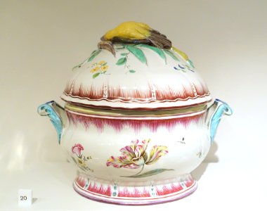 Round tureen with bird on lid, painted decorations by Petter Akermarck, Marieberg, 1755, faience - Nordiska museet - Stockholm, Sweden - DSC09792