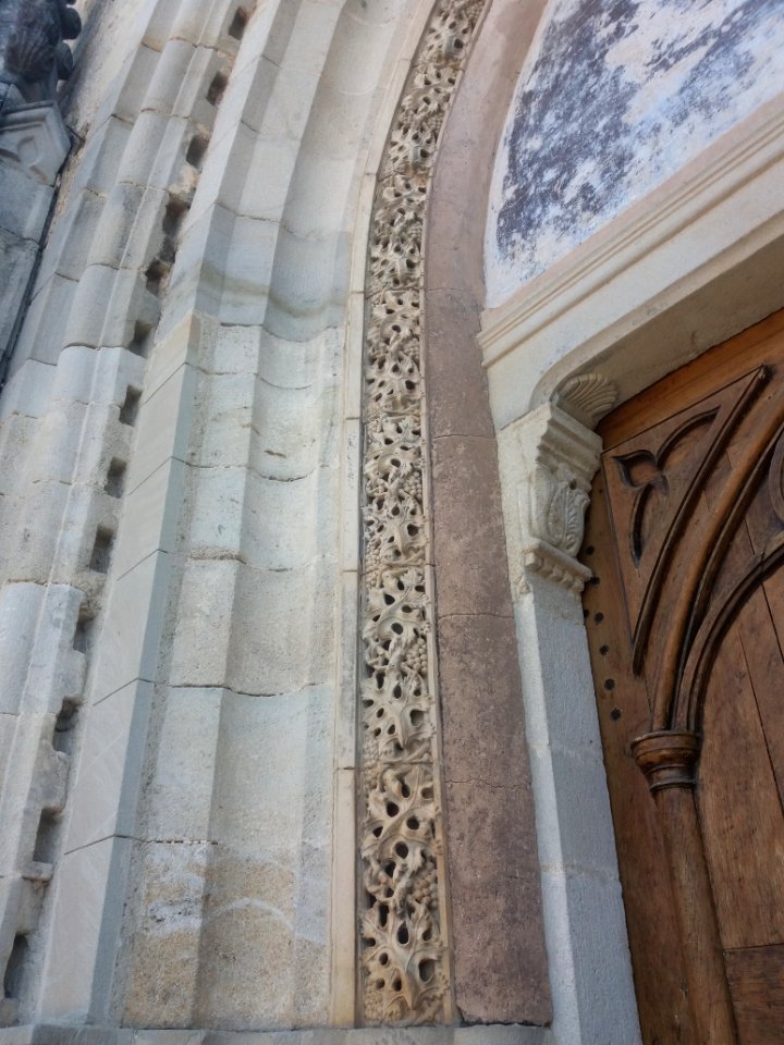 Rosières (Ardèche) - Église Notre-Dame de Rosières - Portail - Détail de la frise