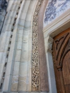 Rosières (Ardèche) - Église Notre-Dame de Rosières - Portail - Détail de la frise