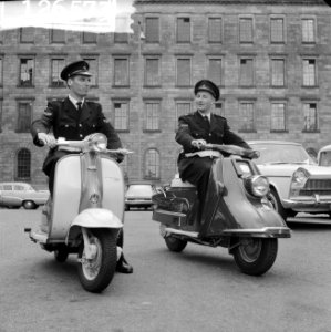 Rotterdamse politie op scooter, Bestanddeelnr 912-6573