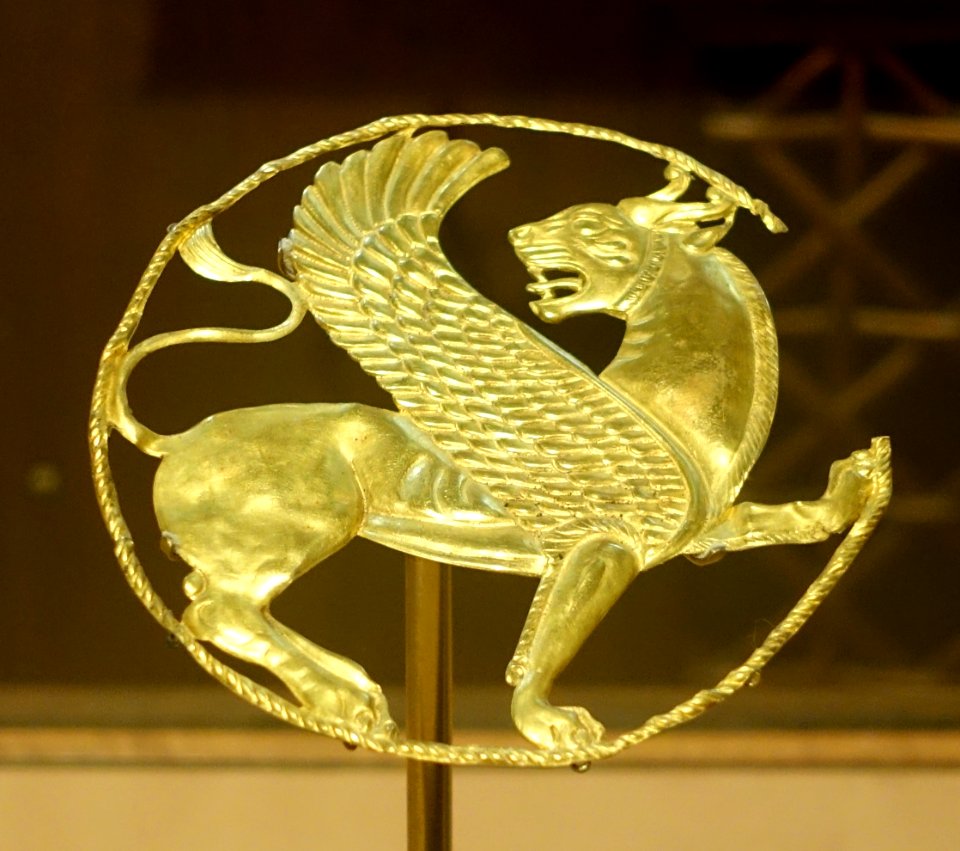 Roundel with winged lion - Achaemenid gold, said to have been found at Hamadan at Tepe Hagmatana, the site of ancient Ecbatana, 550-330 BC - Oriental Institute Museum, University of Chicago - DSC07984