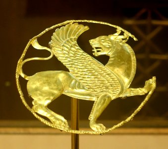 Roundel with winged lion - Achaemenid gold, said to have been found at Hamadan at Tepe Hagmatana, the site of ancient Ecbatana, 550-330 BC - Oriental Institute Museum, University of Chicago - DSC07984