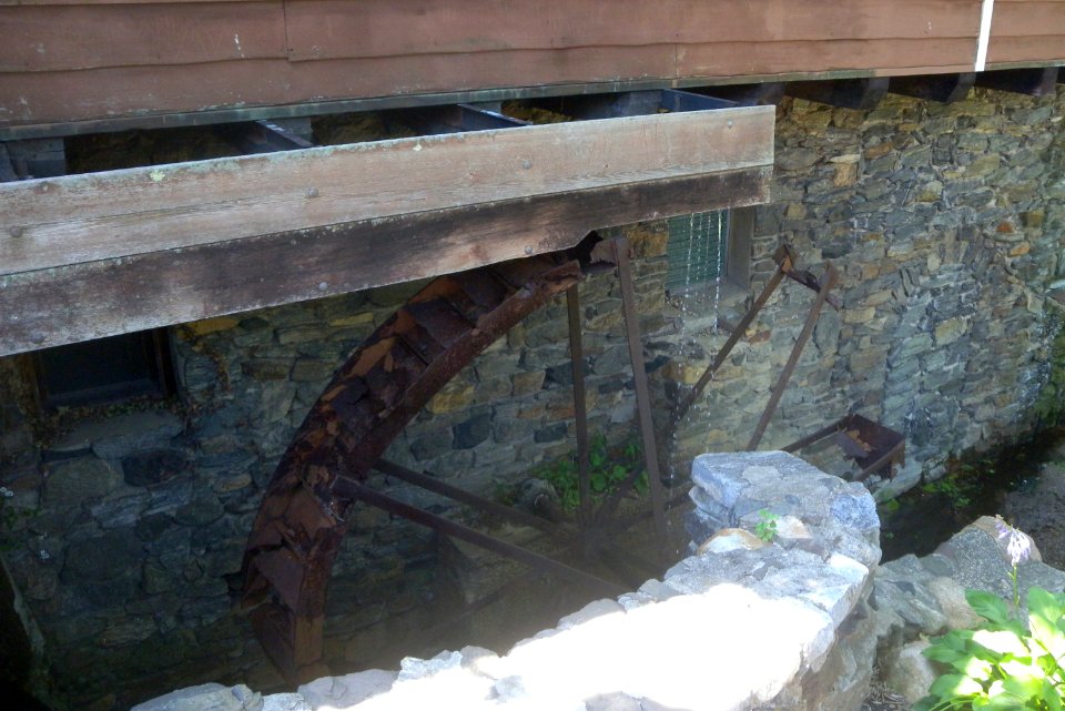 Roslyn rusty water wheel jeh