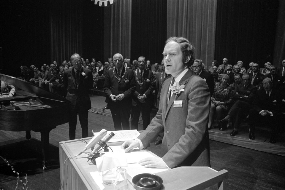 Rotary-congres Onze toekomstige samenleving in RAI-congrescentrum, drs Waardenb, Bestanddeelnr 926-3100