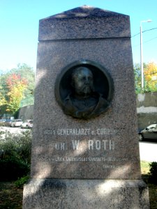 Roth 03 Dresden Albertstadtkaserne, W.A.Roth-Denkmal