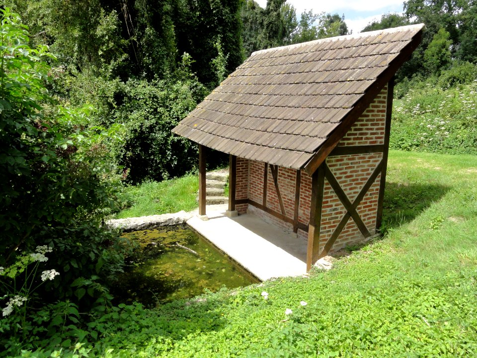 Rouilly (Seine-et-Marne) lavoir à Rouilly (01)