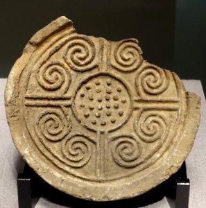 Round eave tile with cloud design, China, Qin to Western Han dynasty, 3rd-1st century BC, ceramic - Tokyo National Museum - Tokyo, Japan - DSC08511